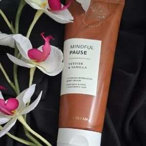 Bath & Body Works Aroma Body Cream - Mindful Pause. Vetiver & Vanilla